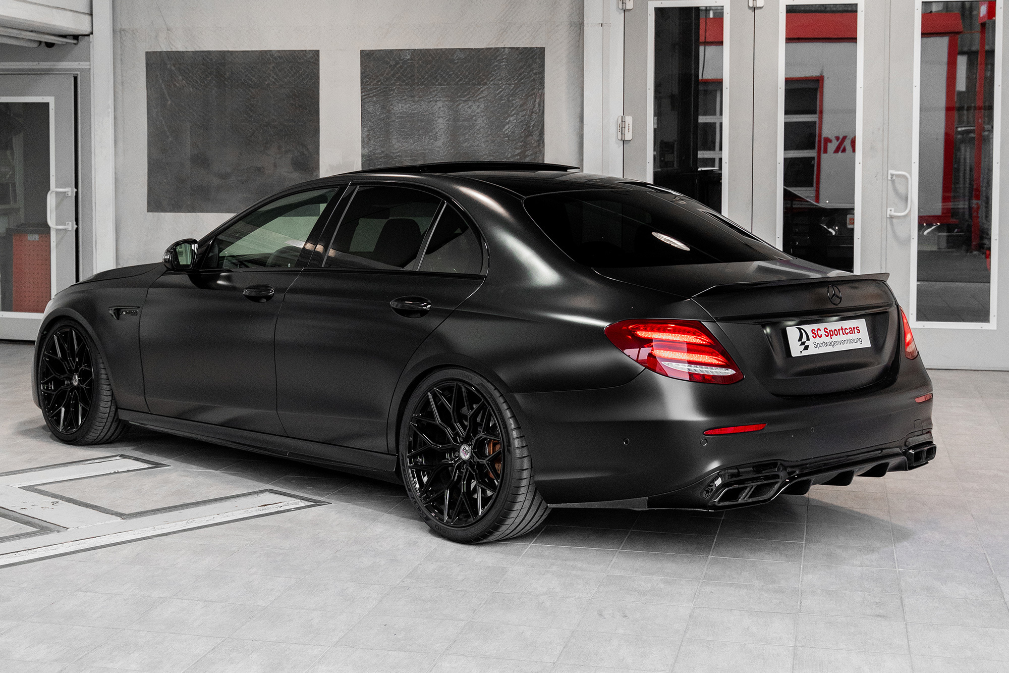 Mercedes-Benz E63S AMG - Bild 2